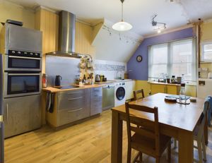 Kitchen breakfast room - click for photo gallery